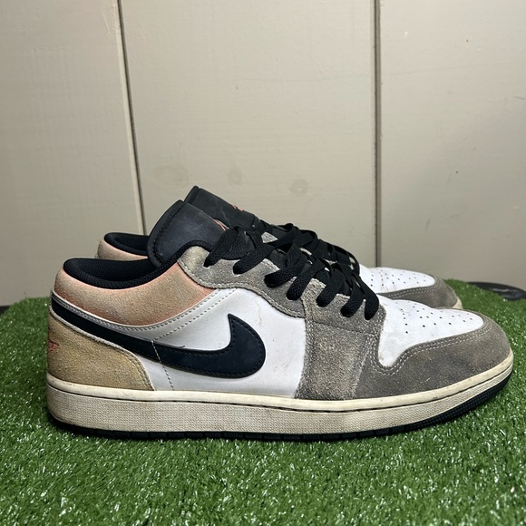 Size 12M- Jordan 1 Low SE
Flight Club used no box - Picture 2 of 7